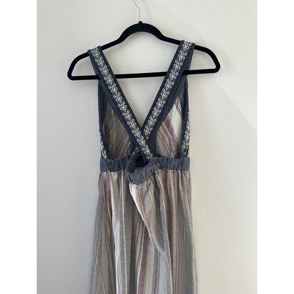 Elegant Striped Maxi Dress - Picture 5 of 10